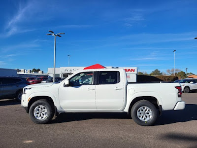 2024 Nissan Frontier Crew Cab 4x4 SV