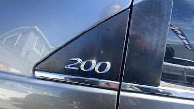 2012 Chrysler 200 Touring Sedan 4D