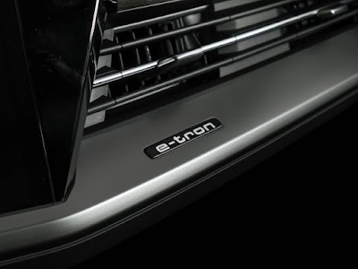 2024 Audi Q4 e-tron Premium