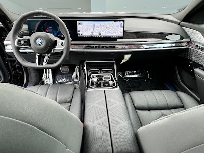 2024 BMW i7 M70