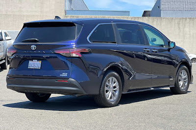 2021 Toyota Sienna XLE