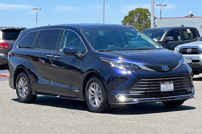 2021 Toyota Sienna XLE