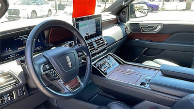 2023 Lincoln Navigator Standard