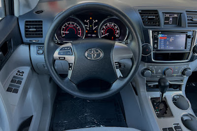 2013 Toyota Highlander PLUS