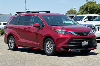 2021 Toyota Sienna LE