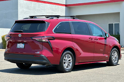 2021 Toyota Sienna LE