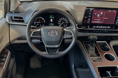 2021 Toyota Sienna LE