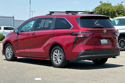 2021 Toyota Sienna LE