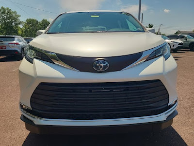 2021 Toyota Sienna XLE FWD