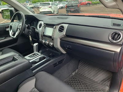 2018 Toyota Tundra 4WD SR5 4WD