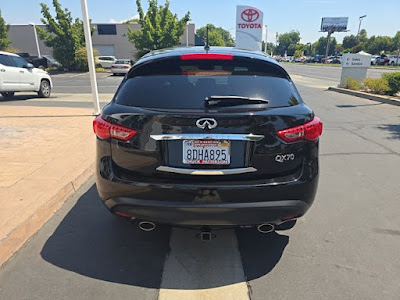 2017 INFINITI QX70