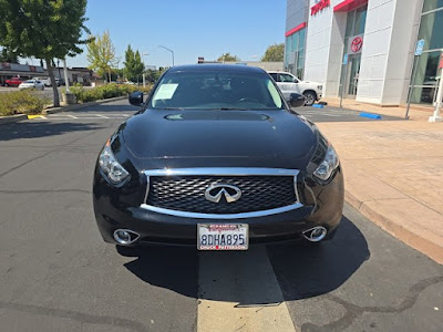 2017 INFINITI QX70