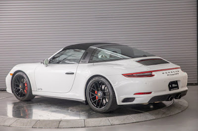 2019 Porsche 911 4 GTS