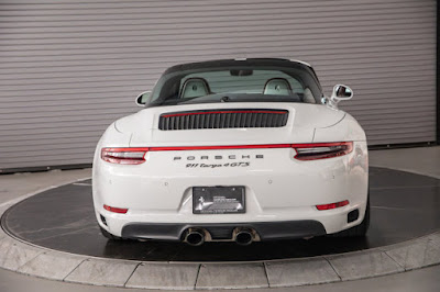 2019 Porsche 911 4 GTS