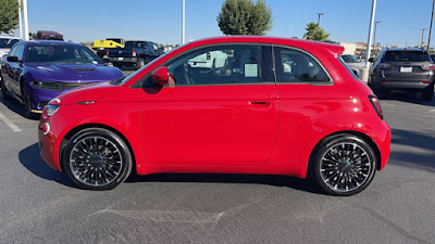 2024 FIAT 500e INSPI(RED)