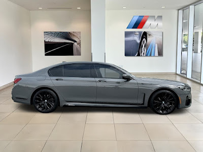 2022 BMW 7 Series 740i