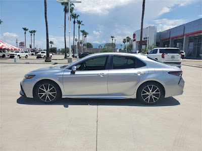 2021 Toyota Camry Hybrid SE