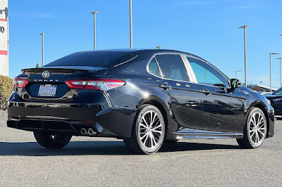 2018 Toyota Camry SE