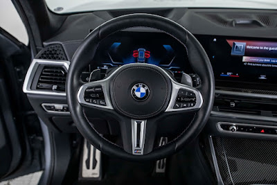 2023 BMW X7 M60i