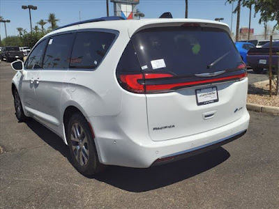 2024 Chrysler Pacifica Hybrid Pinnacle