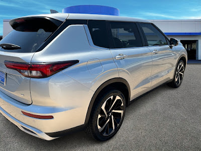 2023 Mitsubishi Outlander SE