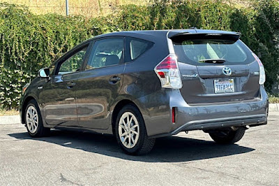 2016 Toyota Prius v Four