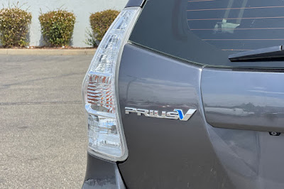 2014 Toyota Prius V Two