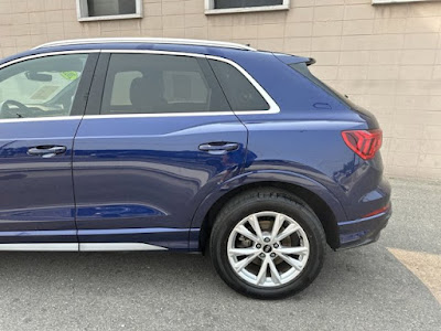 2022 Audi Q3 S line Premium