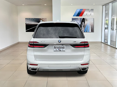 2025 BMW X7 xDrive40i