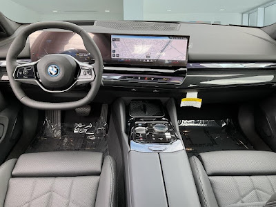 2025 BMW i5 xDrive40