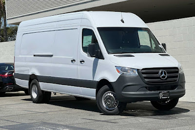 2024 Mercedes-Benz Sprinter 3500 Cargo 170 WB