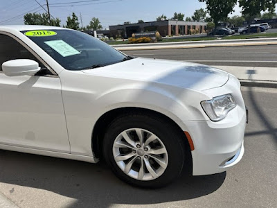 2015 Chrysler 300 Limited