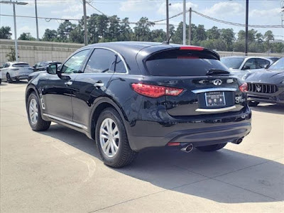 2017 INFINITI QX70 Base