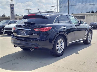 2017 INFINITI QX70 Base