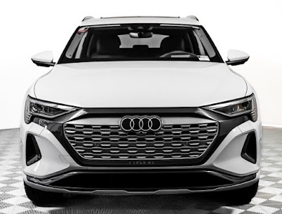 2024 Audi Q8 e-tron Prestige