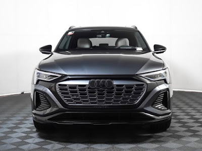 2024 Audi Q8 e-tron Prestige