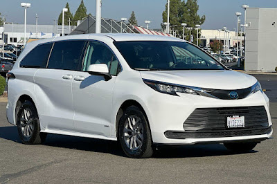 2021 Toyota Sienna LE