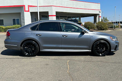 2018 Volkswagen Passat R-Line