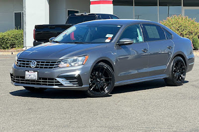 2018 Volkswagen Passat R-Line