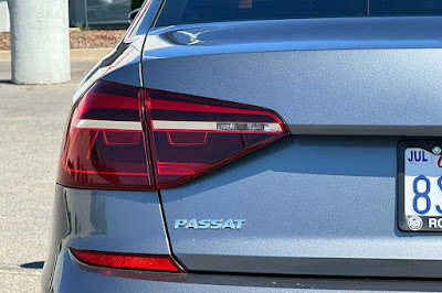 2018 Volkswagen Passat R-Line