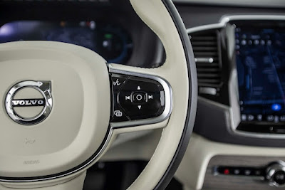 2023 Volvo XC90 Recharge Plug-In Hybrid T8 Plus Bright Theme 7 Passenger