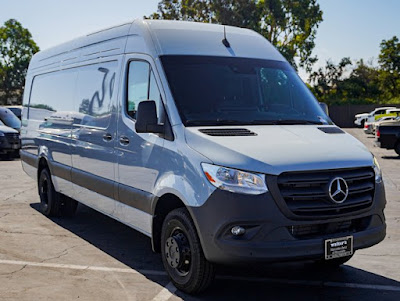 2024 Mercedes-Benz Sprinter Cargo Van