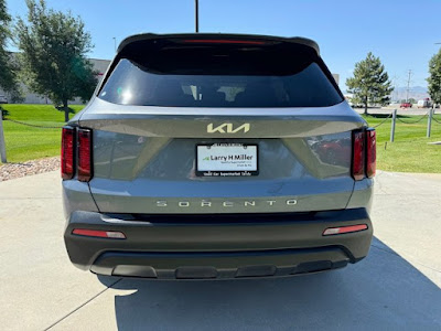 2022 Kia Sorento LX