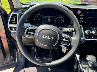 2022 Kia Sorento LX