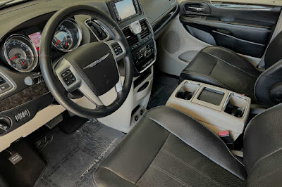 2012 Chrysler Town & Country Touring