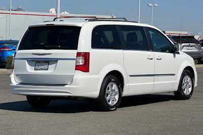 2012 Chrysler Town & Country Touring