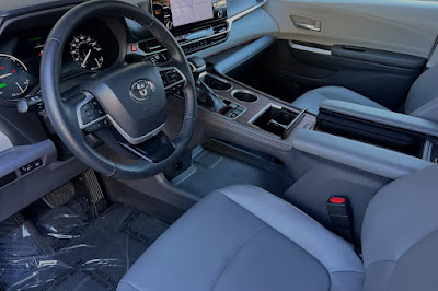 2022 Toyota Sienna XLE