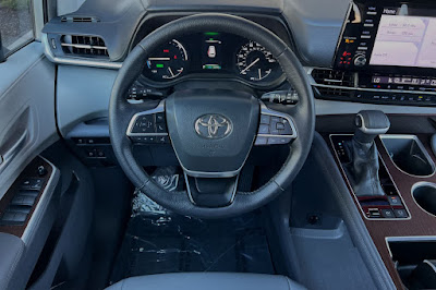 2022 Toyota Sienna XLE