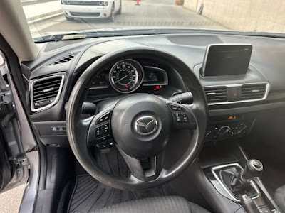 2016 Mazda Mazda3 i Sport MANUAL! FUEL SIPPER!