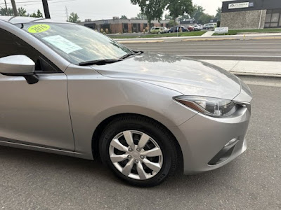 2016 Mazda Mazda3 i Sport MANUAL! FUEL SIPPER!